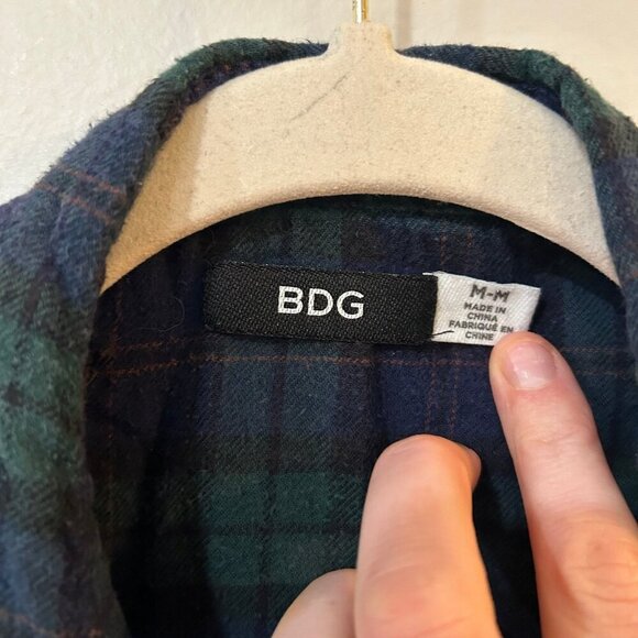 Urban Outfitters BDG Obie Flannel Button Down Plaid Shirt Navy Blue Green Medium - Picture 2 of 4